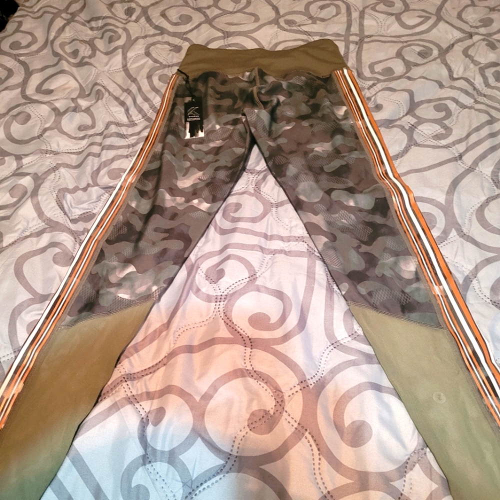 Kyodan Yoga Pants. Camo.